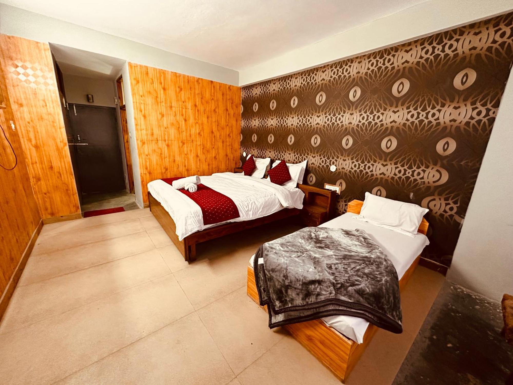 Royal Respite Manali - Luxury Comfort ! Travellers Delight ! Budget Friendly ! Prime Location ! Guest Favourite Hotell Eksteriør bilde