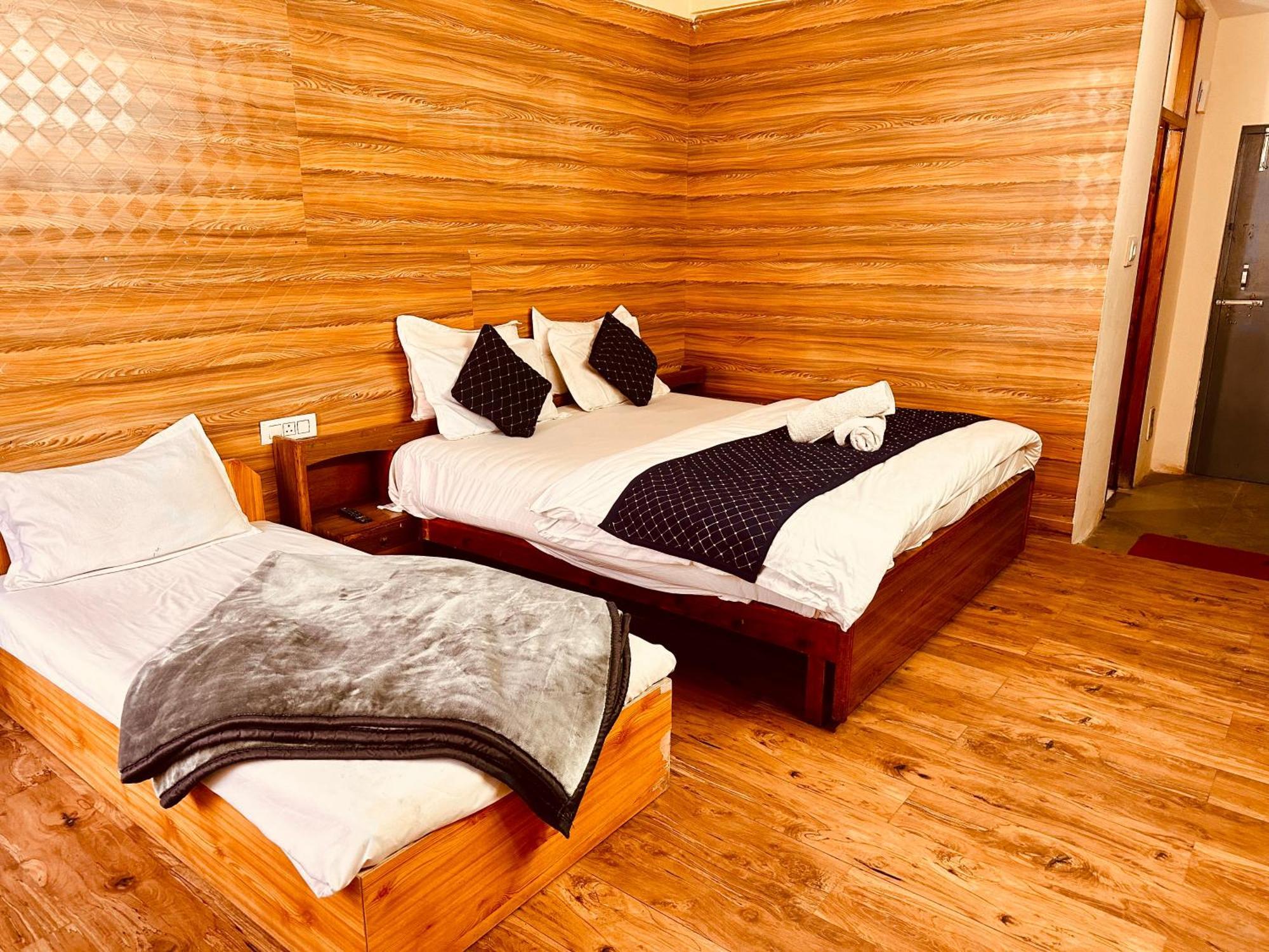 Royal Respite Manali - Luxury Comfort ! Travellers Delight ! Budget Friendly ! Prime Location ! Guest Favourite Hotell Eksteriør bilde