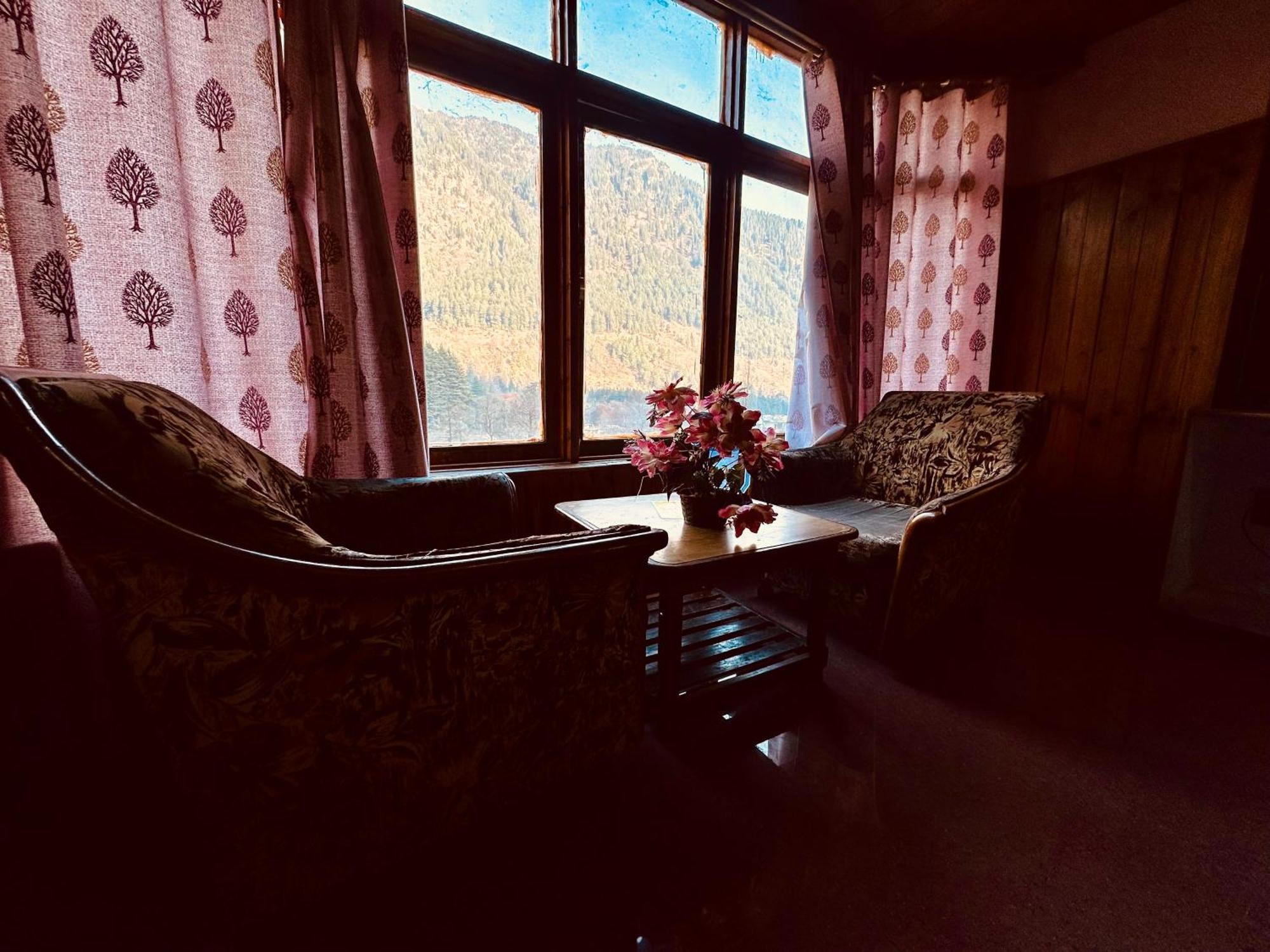 Royal Respite Manali - Luxury Comfort ! Travellers Delight ! Budget Friendly ! Prime Location ! Guest Favourite Hotell Eksteriør bilde
