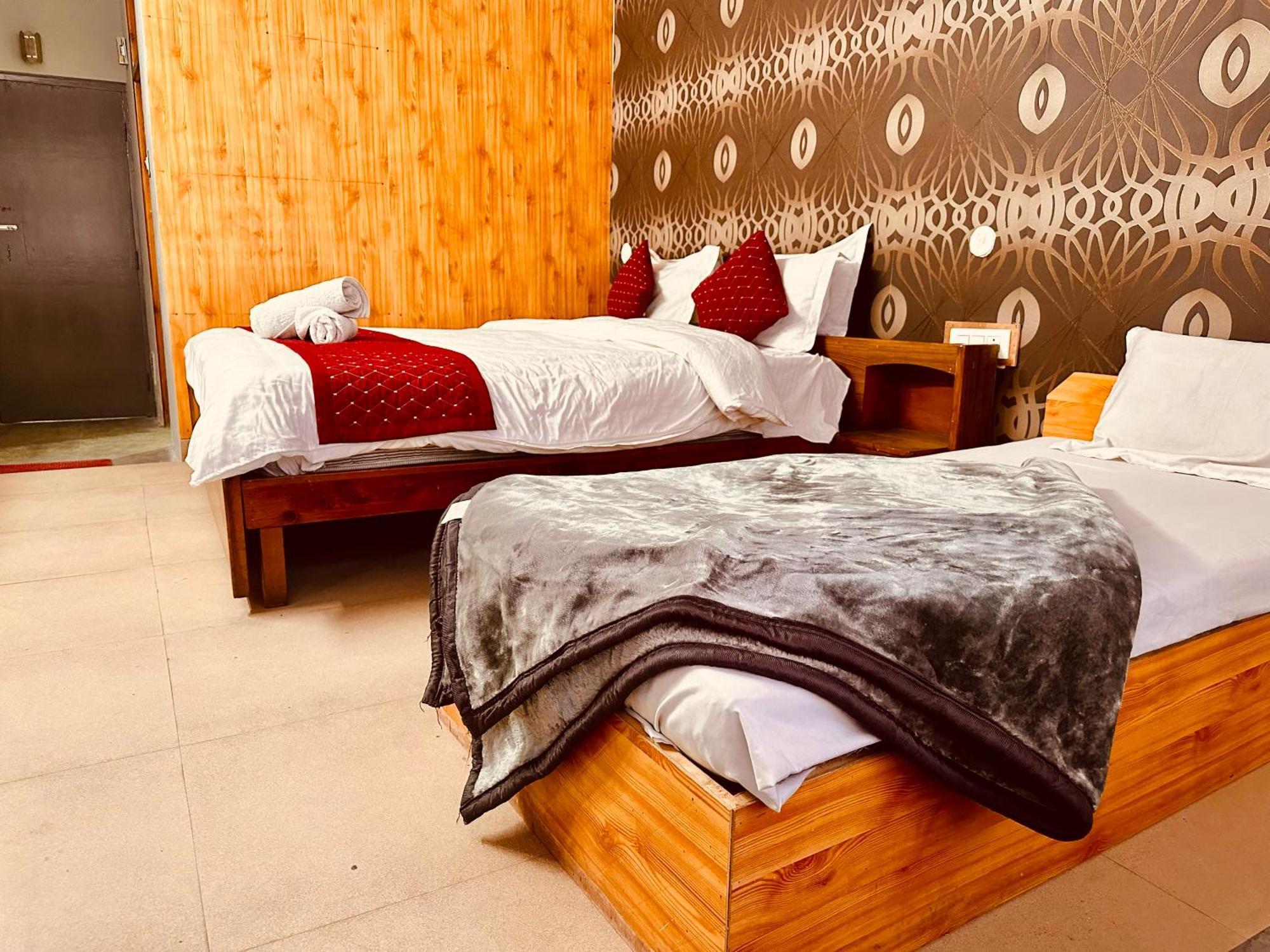 Royal Respite Manali - Luxury Comfort ! Travellers Delight ! Budget Friendly ! Prime Location ! Guest Favourite Hotell Eksteriør bilde