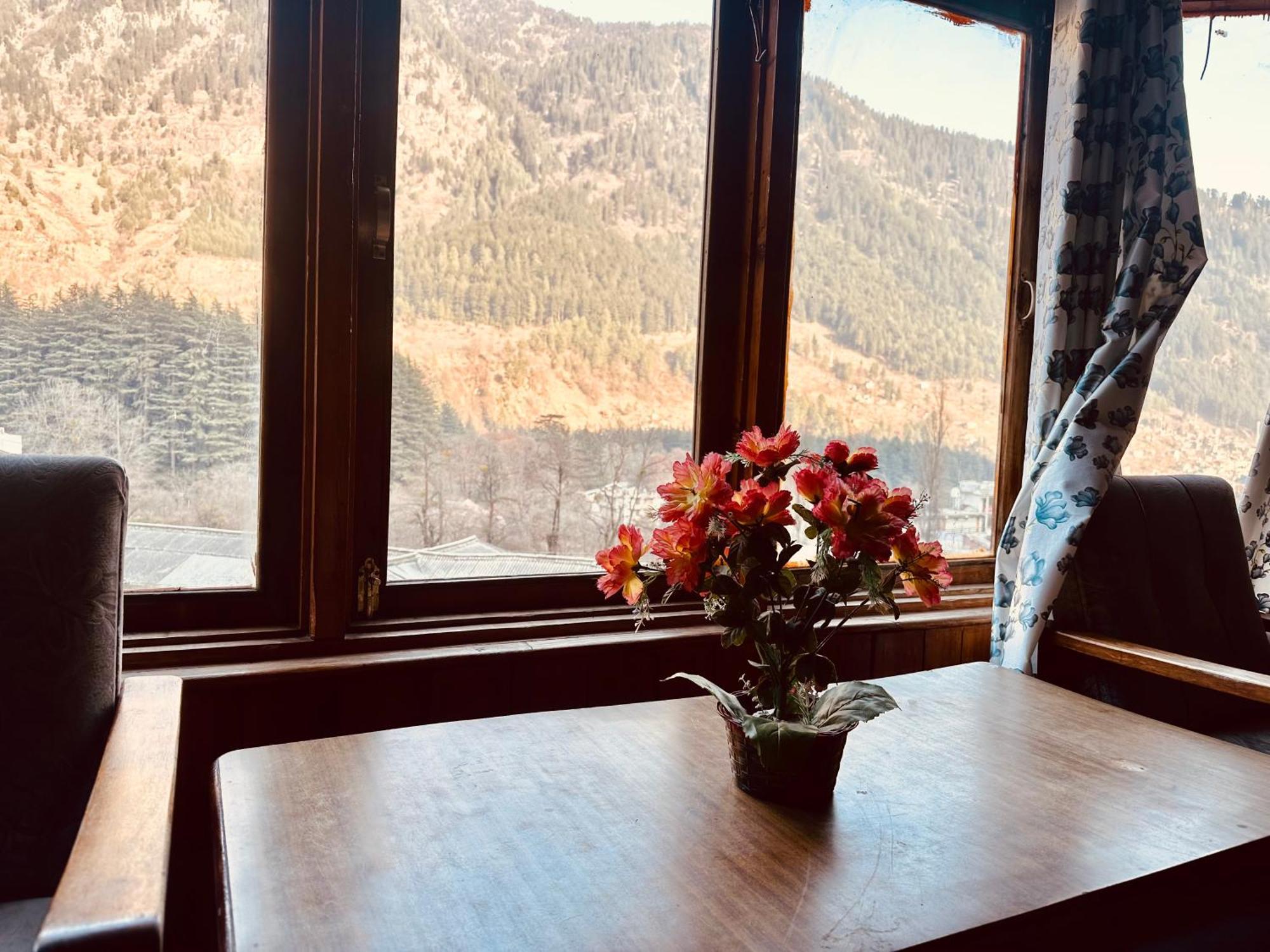 Royal Respite Manali - Luxury Comfort ! Travellers Delight ! Budget Friendly ! Prime Location ! Guest Favourite Hotell Eksteriør bilde